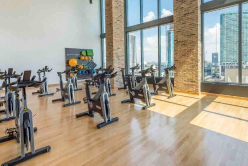 Downtown Miami 2 Br-Sleeps 6- 1-Kingbed, Sofabedアパートメント エクステリア 写真