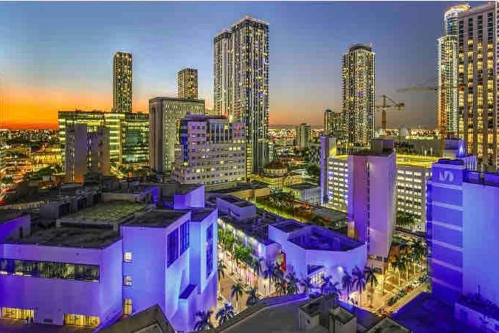 Downtown Miami 2 Br-Sleeps 6- 1-Kingbed, Sofabedアパートメント エクステリア 写真