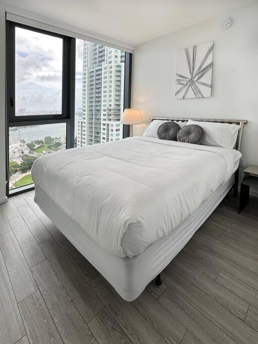 Downtown Miami 2 Br-Sleeps 6- 1-Kingbed, Sofabedアパートメント エクステリア 写真